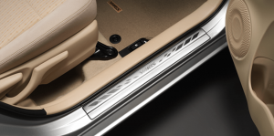 Toyota Yaris ATIV interior : สคัฟเพลท Scuff Plate