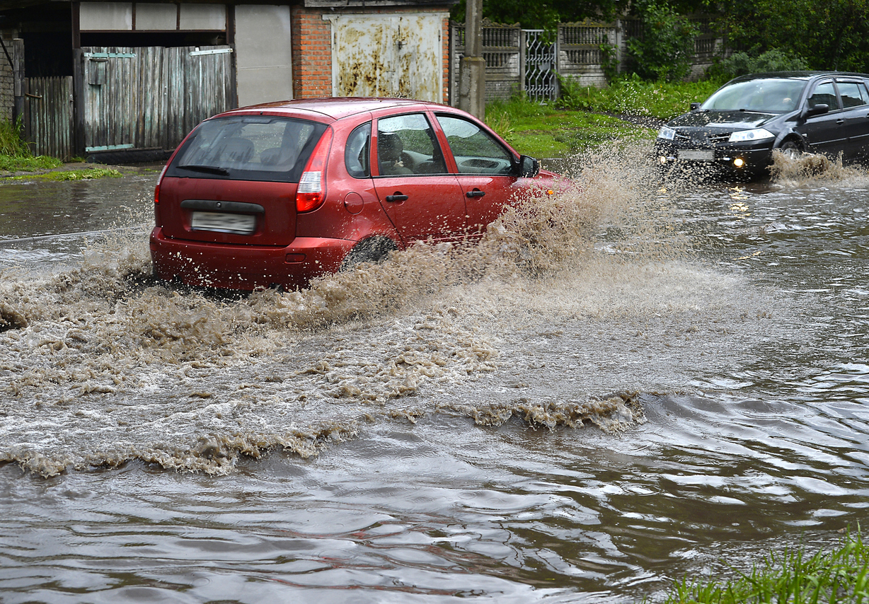 flood_car_drive_04