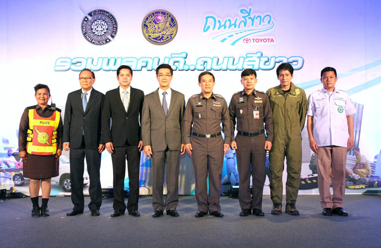 iamcar_toyota_hero_ontheroad-4