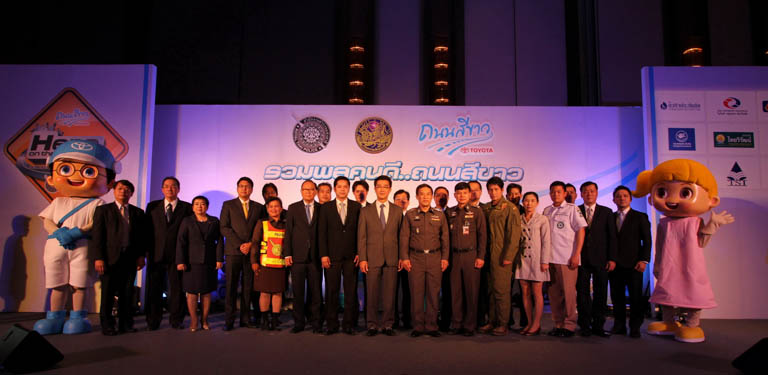 iamcar_toyota_hero_ontheroad-5