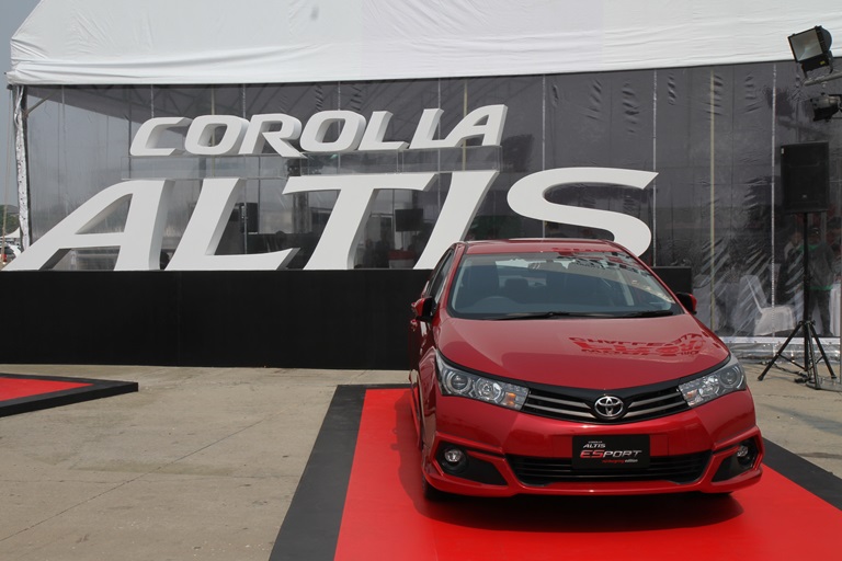 iamcar_new_corolla_altis_1