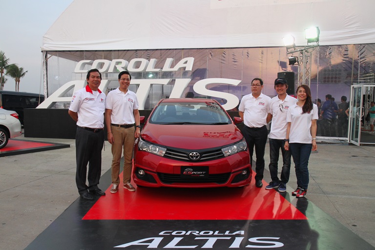 iamcar_new_corolla_altis_15