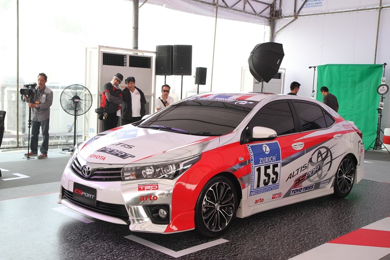 iamcar_new_corolla_altis_3