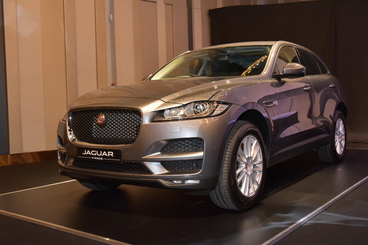 ออลนิว จากัวร์ เอฟ-เพซ (F-PACE) 1