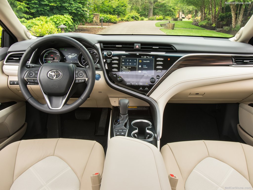 Toyota-Camry-2018-1024-4a