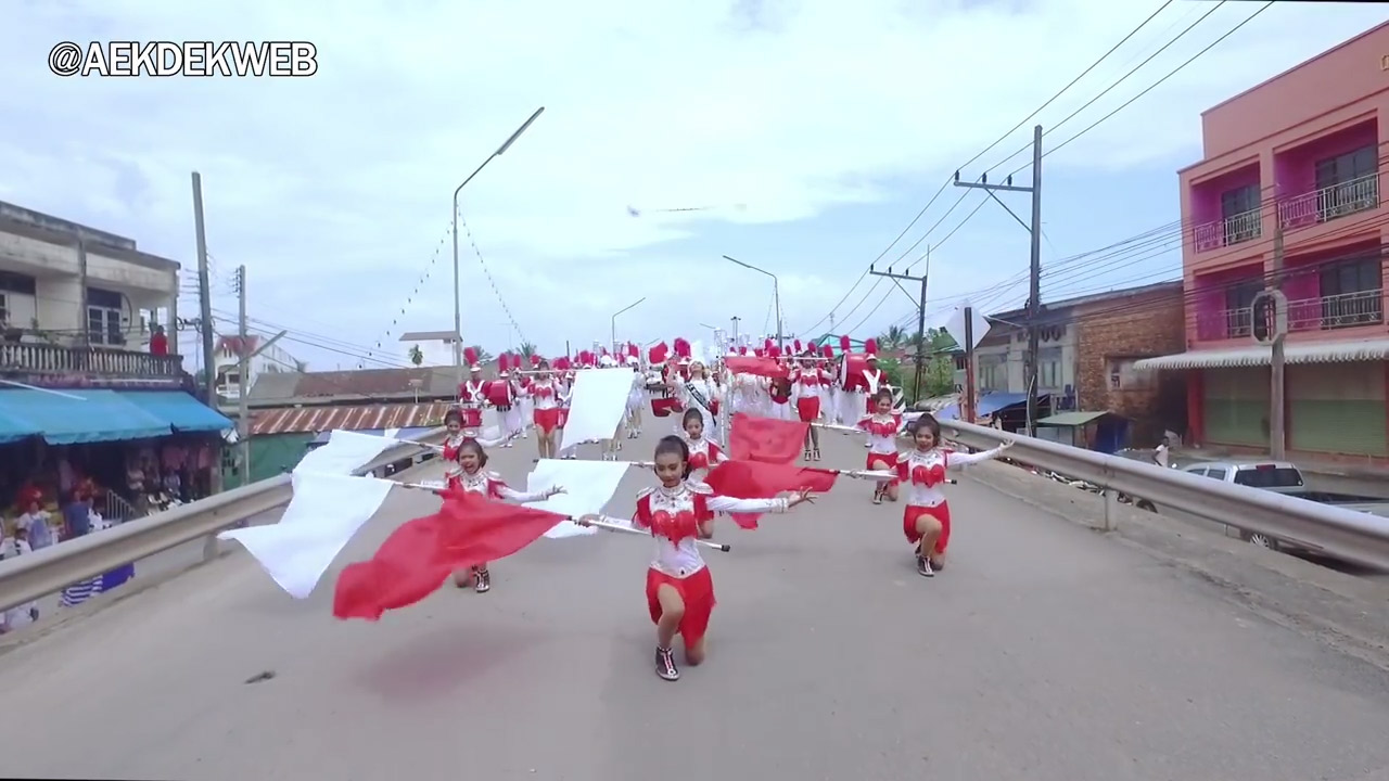 ดรัมเมเยอร์และวงโยธวาทิต โรงเรียนชะอวดวิทยาคาร