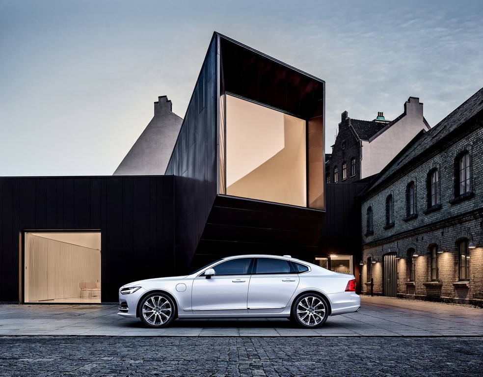 Volvo S90 