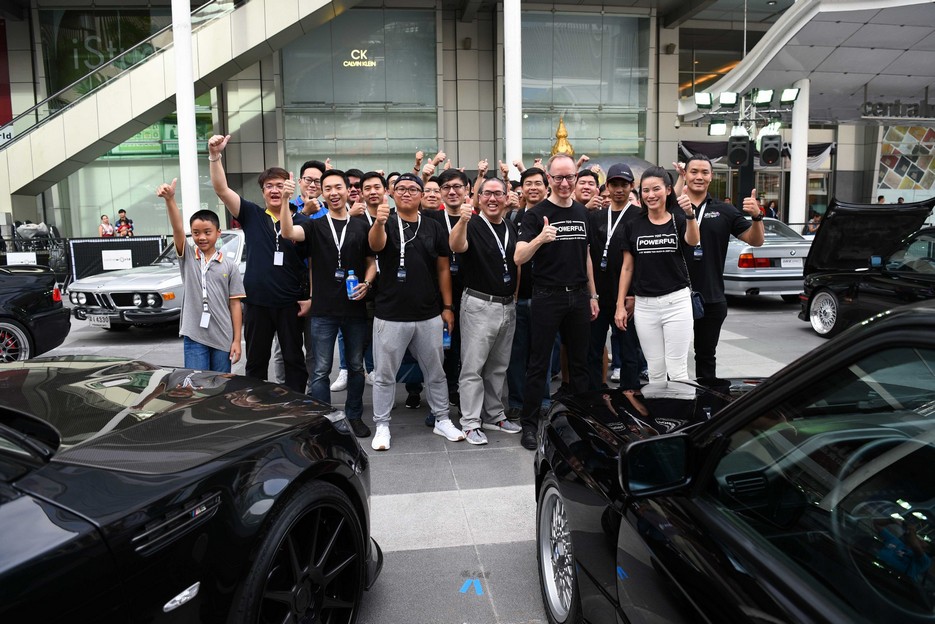 เพื่อฉลองครบรอบ 45 ปีของบีเอ็มดับเบิลยู M สุดยอดยานยนต์เปี่ยมสมรรถนะ บีเอ็มดับเบิลยู ประเทศไทย รวมพลคนรักรถยนต์บีเอ็มดับเบิลยูในตระกูล M ในงาน M Fan Day พร้อมร่วมแปรอักษรสัญลักษณ์  M ตัวอักษรที่ทรงพลังที่สุดในโลกยานยนต์ ด้วยรถยนต์ตระกูล M หลากหลายรุ่นจากอดีตจนถึงปัจจุบันกว่า 54 คัน ไม่ว่าจะเป็น BMW M3 GTS, BMW M2, BMW M6 Competition เป็นต้น ภายในงาน BMW Xpo 2017 ที่ผ่านมา ณ ลาน Square A ศูนย์การค้าเซ็นทรัลเวิลด์