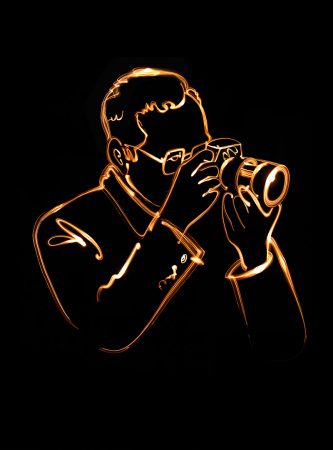 "วาดภาพด้วยแสง พระบรมสาทิสลักษณ์ พระบาทสมเด็จพระเจ้าอยู่หัวรัชกาลที่ 9" โดยคุณ Chub Nokkaew