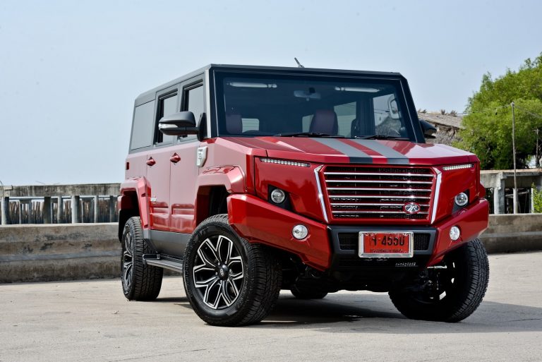 TR Transformer รถอเนกประสงค์ Limited Edition SUV รถใหม่ เปิดตัว 2018 ราคา ด้านหน้า front view