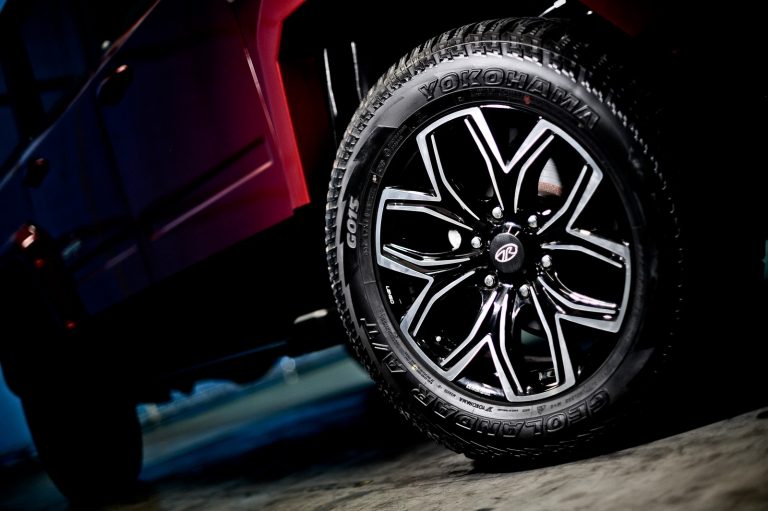 TR Transformer รถอเนกประสงค์ Limited Edition SUV รถใหม่ เปิดตัว 2018 ราคา ล้ออัลลอยด์