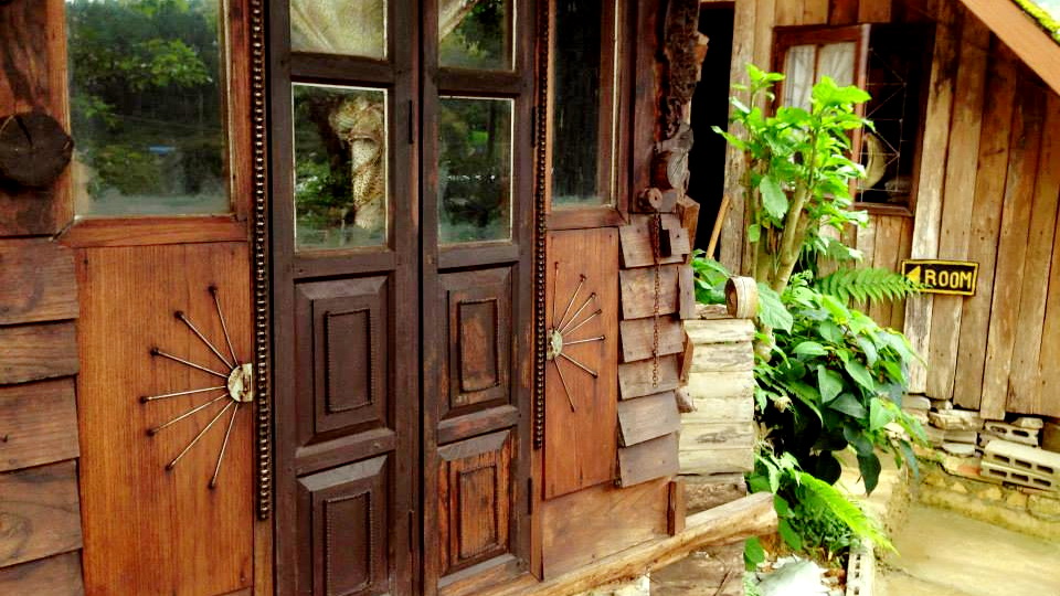 แนะนำ 10 ที่พัก โฮมสเตย์ วิวสวย บรรยากาศดี ในหมู่บ้านรักไทย ใกล้ปางอุ๋ง จ.แม่ฮ่องสอน 