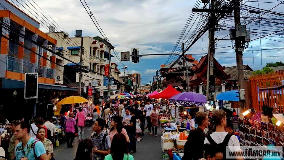 รีวิว แนะนำเดินเที่ยว ถนนคนเดินวัวลาย เชียงใหม่ (Wua Lai Walking Street) ถนนคนเดินเย็นวันเสาร์