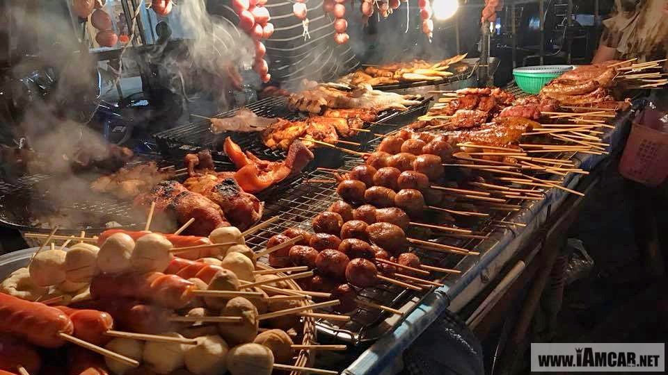 รีวิว แนะนำเดินเที่ยว ถนนคนเดินวัวลาย เชียงใหม่ (Wua Lai Walking Street) ถนนคนเดินเย็นวันเสาร์