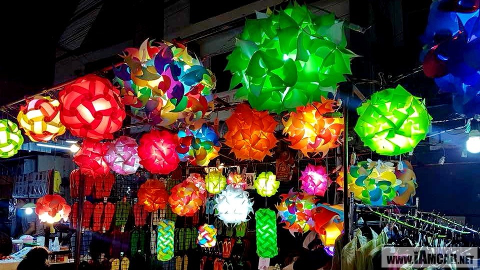 รีวิว แนะนำเดินเที่ยว ถนนคนเดินวัวลาย เชียงใหม่ (Wua Lai Walking Street) ถนนคนเดินเย็นวันเสาร์