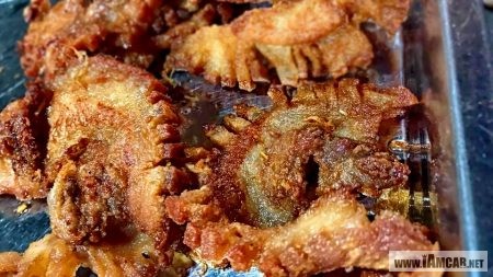 รีวิว แนะนำเดินเที่ยว ถนนคนเดินวัวลาย เชียงใหม่ (Wua Lai Walking Street) ถนนคนเดินเย็นวันเสาร์