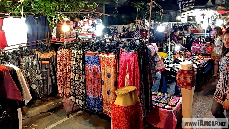 รีวิว แนะนำเดินเที่ยว ถนนคนเดินวัวลาย เชียงใหม่ (Wua Lai Walking Street) ถนนคนเดินเย็นวันเสาร์