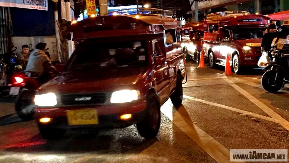 รีวิว แนะนำเดินเที่ยว ถนนคนเดินวัวลาย เชียงใหม่ (Wua Lai Walking Street) ถนนคนเดินเย็นวันเสาร์