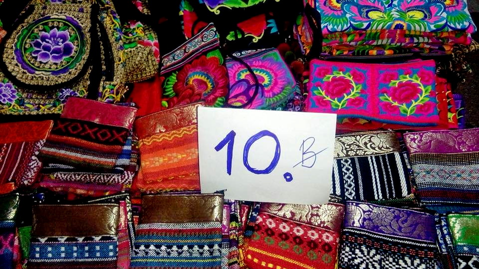 รีวิว แนะนำเดินเที่ยว ถนนคนเดินวัวลาย เชียงใหม่ (Wua Lai Walking Street) ถนนคนเดินเย็นวันเสาร์