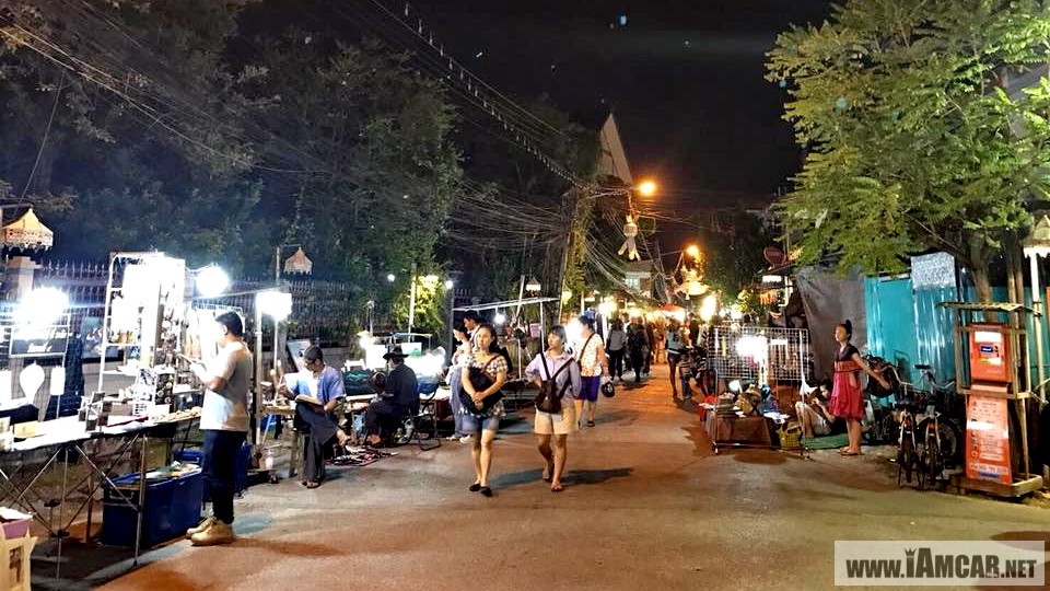 รีวิว แนะนำเดินเที่ยว ถนนคนเดินวัวลาย เชียงใหม่ (Wua Lai Walking Street) ถนนคนเดินเย็นวันเสาร์