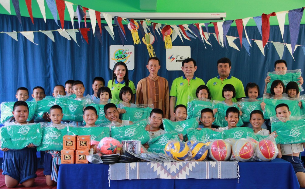 สิทธิผล วีแคร์ มอบผ้าห่มคลายหนาว คืนความอุ่นให้น้อง