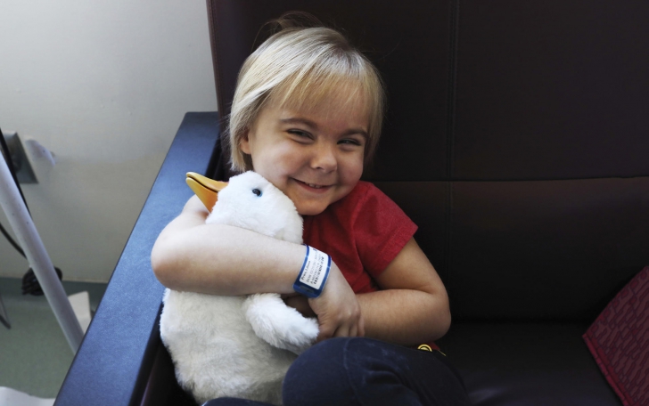 My Special Aflac Duck:หุ่นยนต์:โรงมะเร็ง