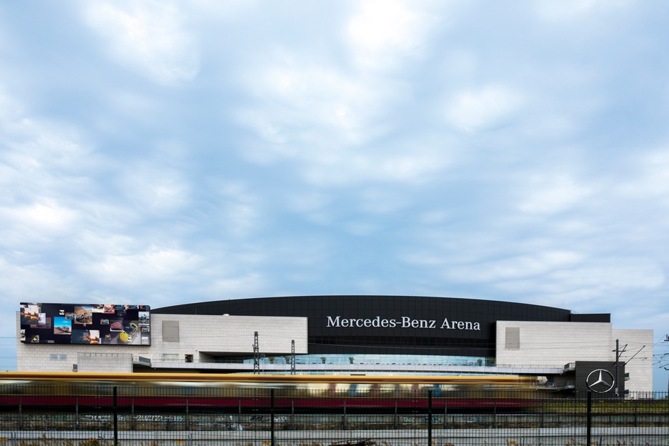 เมอร์เซเดส-เบนซ์ จัดกิจกรรมพิเศษเพื่อขอบคุณผู้ติดตามแอคเคาท์อินสตาแกรม