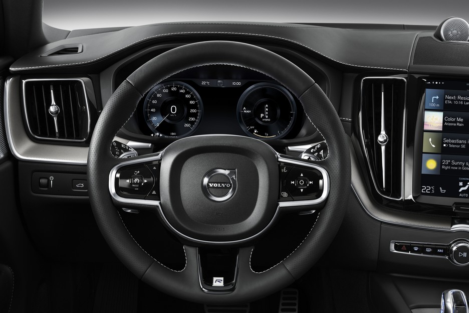 Volvo XC6 : Arrive Like Never Before 