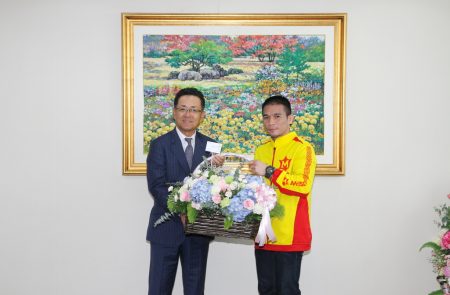 โตโยต้า มอบรถ โตโยต้า ฟอร์จูนเนอร์ 2.8 TRD Sportivo 4WD AT Black Top "เจ้าแหลม" ศรีสะเกษ นครหลวงโปรโมชั่น 