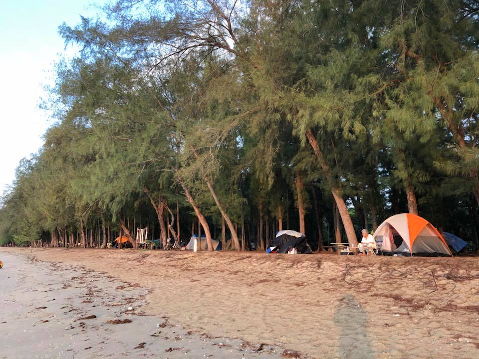 กางเต้นท์ริมทะเล "หาดวนกร" จ.ประจวบคีรีขันธ์