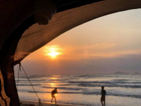 กางเต้นท์ริมทะเล "หาดวนกร" จ.ประจวบคีรีขันธ์