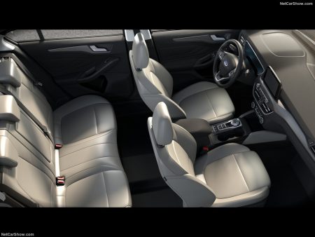 Ford-Focus_Sedan-2019-1024-0b