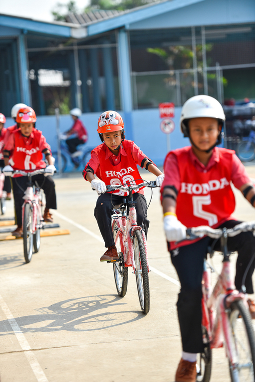 โครงการ “โรงเรียนสร้างสรรค์สิ่งแวดล้อมและความปลอดภัยกับฮอนด้า”