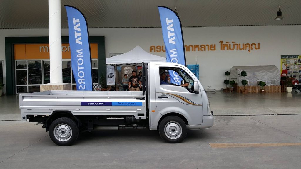 “ทาทา คาราวาน” (Tata Customer Experience Caravan)