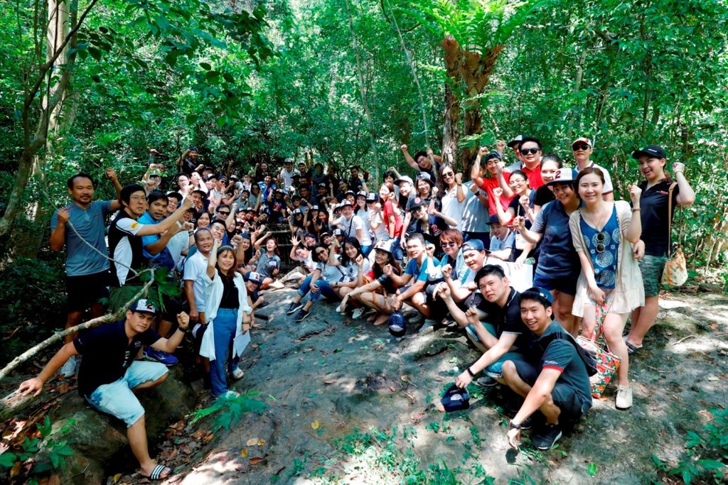 ONE MAZDA TEAM รวมตัวเป็นหนึ่งผนึกกำลังสร้างฝายชะลอน้ำ