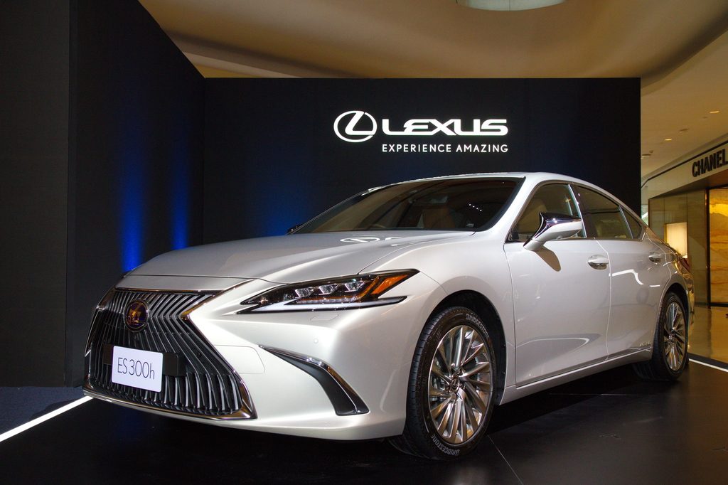 เลกซัส ES ใหม่ “Of Peace and Power” 