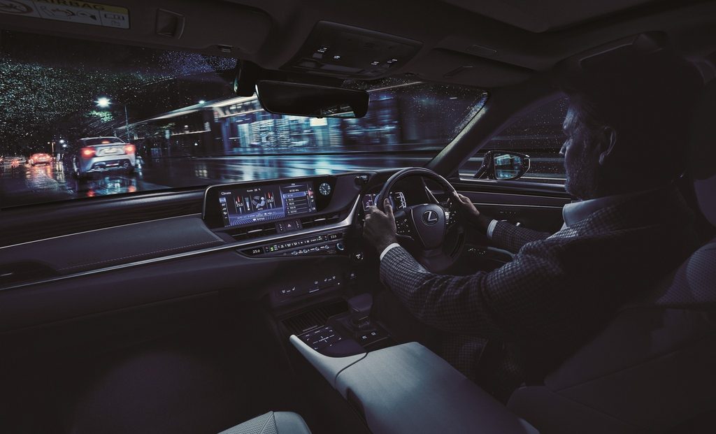 เลกซัส ES ใหม่ “Of Peace and Power” 