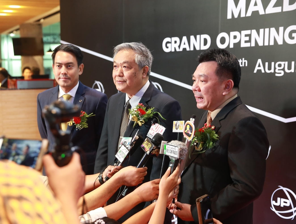 มาสด้า ชลบุรี เปิดโชว์รูมแห่งใหม่ โชว์รูม มาสด้า เจพี ถนนประดิษฐ์มนูญธรรม ลาดพร้าว