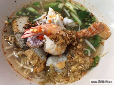 ร้านก๋วยเตี๋ยวปูสุขุมวิท