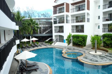 Novotel Phuket Karon Beach Resort & Spa