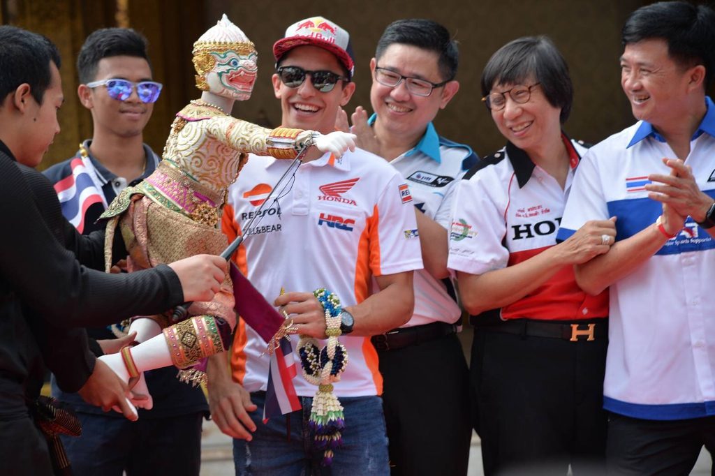 มาร์ค มาร์เกซ ร่วมกิจกรรมประชาสัมพันธ์การแข่งขัน "พีทีที ไทยแลนด์ กรังด์ ปรีซ์"