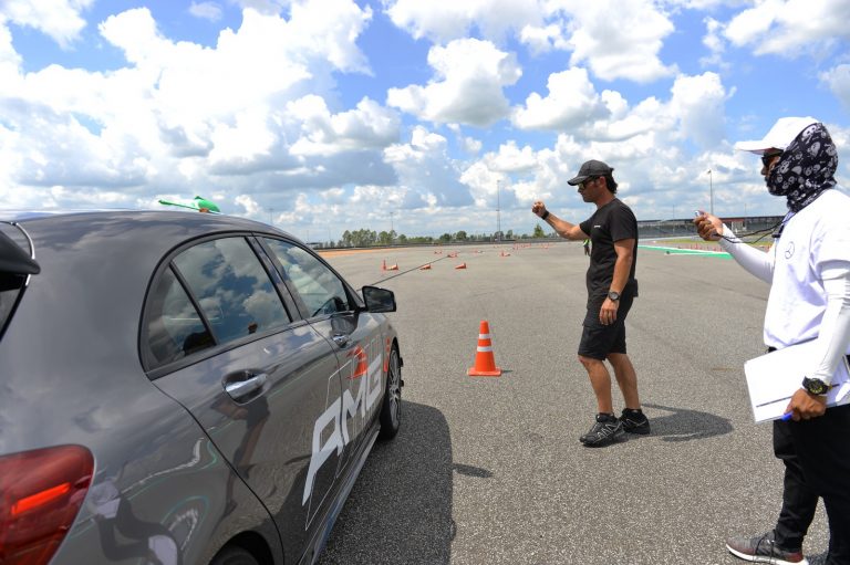 Mercedes-Benz C 200 Coupé AMG Dynamic