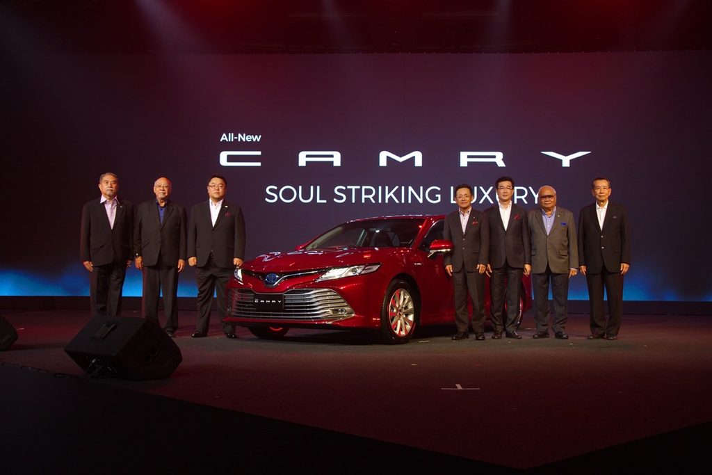 โตโยต้า คัมรีใหม่ Soul Striking Luxury 