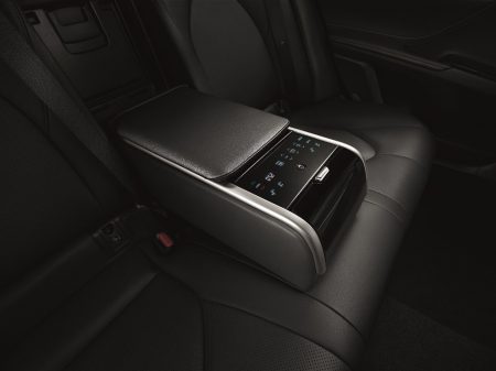 โตโยต้า คัมรีใหม่ Soul Striking Luxury