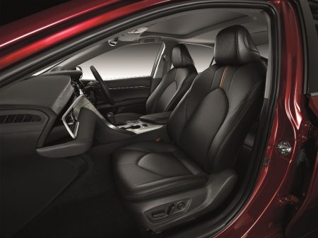 โตโยต้า คัมรีใหม่ Soul Striking Luxury