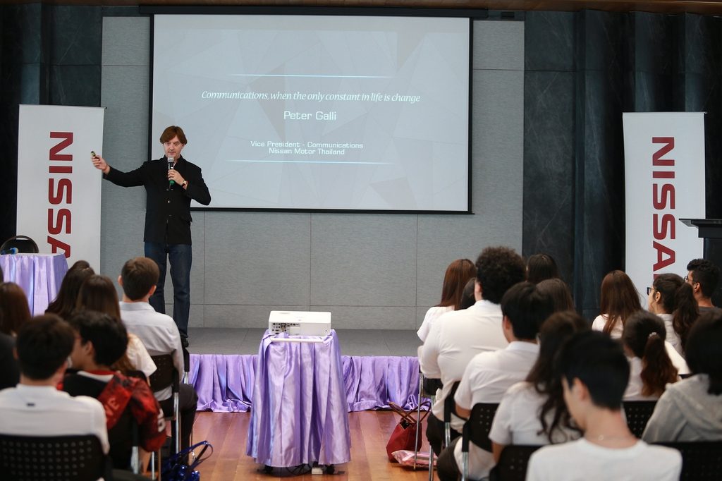 ผู้บริหารนิสสัน ปูทางสร้างแรงบันดาลใจในสายอาชีพการสื่อสารแก่นักศึกษากว่า 70 คน