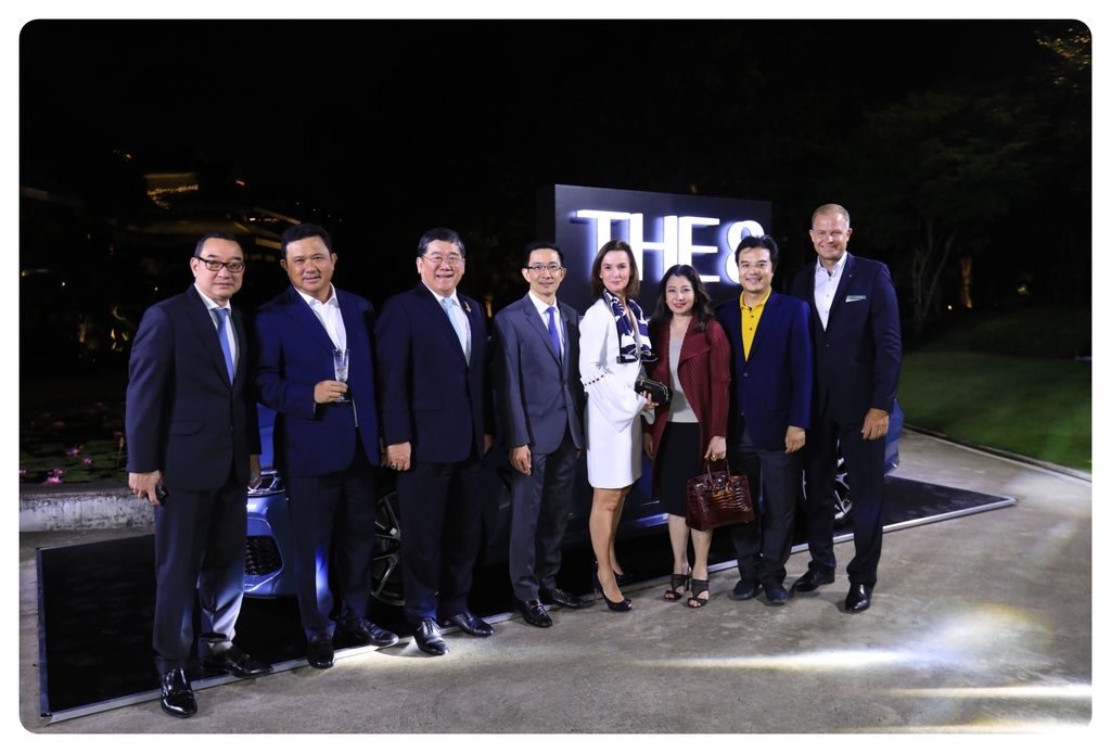 BMW 8 Series Exclusive Dinner