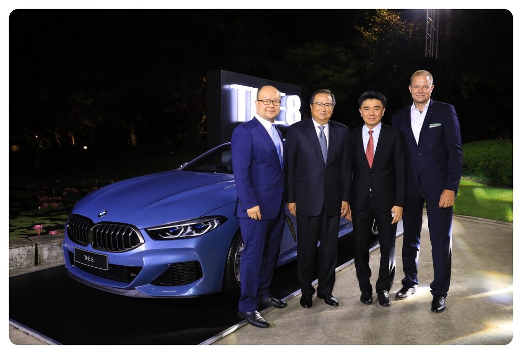 BMW 8 Series Exclusive Dinner