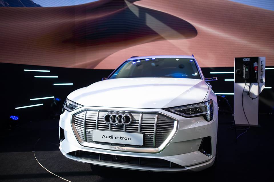 อาวดี้ ประเทศไทย เปิดตัว Audi e-tron ยนตรกรรมพรีเมียมพลังไฟฟ้า 100 %
