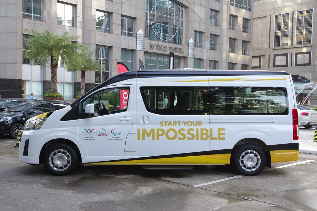 โตโยต้า ส่งมอบรถตู้ “คอมมิวเตอร์” ให้กับคณะกรรมการพาราลิมปิกแห่งประเทศไทย